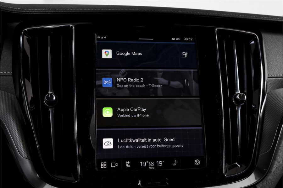 Volvo V60 2.0 T6 Plug-in hybrid AWD Ultra Dark - Automaat | S/K-Panodak | Dig. Cockpit | Adapt. Cruise | Stoel-+Stuurverw. | PDC | 360 Camera | NAV + App. Connect | ECC | Elek. Klep | LM 19" | 9589