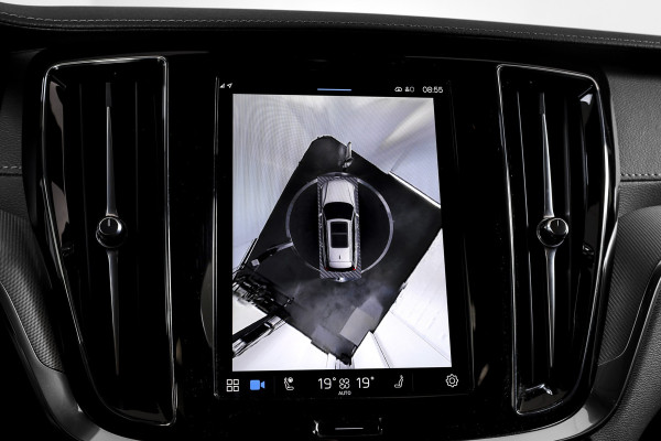Volvo V60 2.0 T6 Plug-in hybrid AWD Ultra Dark - Automaat | S/K-Panodak | Dig. Cockpit | Adapt. Cruise | Stoel-+Stuurverw. | PDC | 360 Camera | NAV + App. Connect | ECC | Elek. Klep | LM 19" | 9589