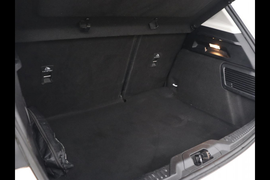 Ford Focus 1.5 EcoBoost Active | Automaat | Trekhaak | Adaptive cruise | Carplay | Navigatie | Full LED | Parkeerhulp | Airco
