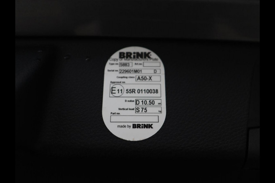 Mercedes-Benz C-Klasse 180 Business Solution AMG | Leder | Trekhaak | Stoelverwarming | Camera | Night Pack | Carplay | Side Assist | Digital Cockpit | Navigatie | Full LED | Park Assist
