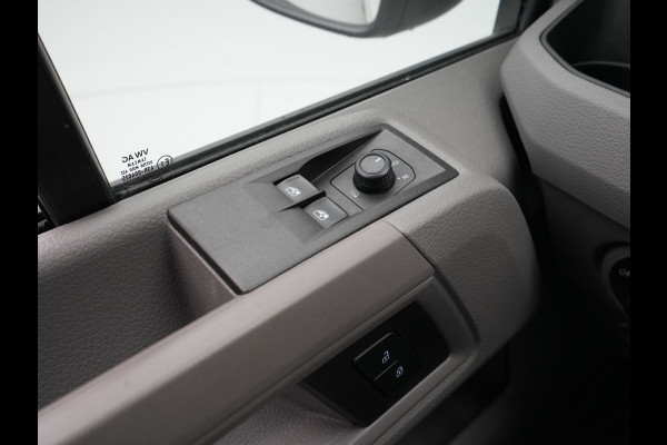 Volkswagen Crafter 30 2.0 TDI L3H2 Trendline Trekhaak Navigatie Carplay Cruise