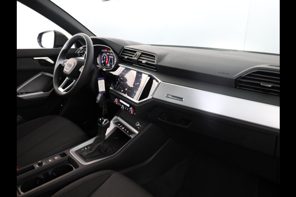 Audi Q3 Sportback 35 TFSI Advanced Edition 150 pk S-tronic | Verlengde garantie | Navigatie | Parkeersensoren (Park assist) | Achteruitrijcamera | LED koplampen | Stoelverwarming |