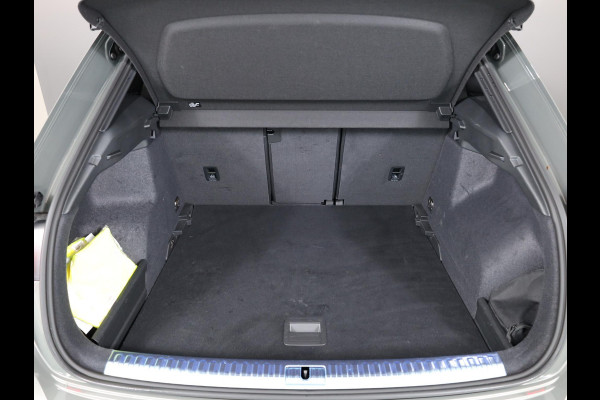 Audi Q3 Sportback 35 TFSI Advanced Edition 150 pk S-tronic | Verlengde garantie | Navigatie | Parkeersensoren (Park assist) | Achteruitrijcamera | LED koplampen | Stoelverwarming |