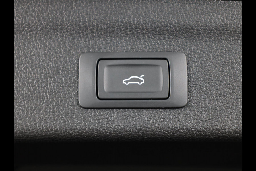 Audi Q3 Sportback 35 TFSI Advanced Edition 150 pk S-tronic | Verlengde garantie | Navigatie | Parkeersensoren (Park assist) | Achteruitrijcamera | LED koplampen | Stoelverwarming |