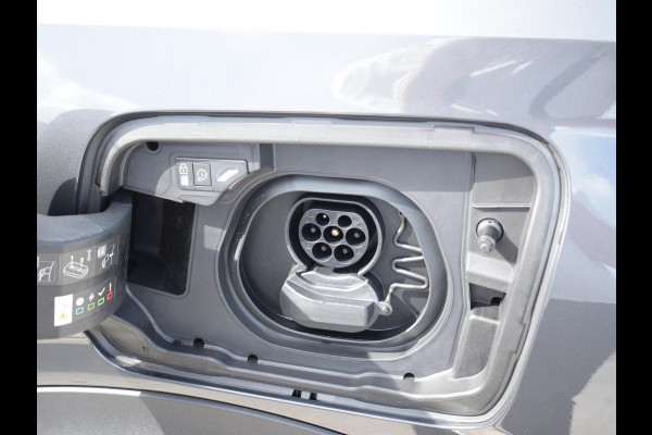 Peugeot E-3008 Allure 73 kWh ADAPTIEVE CRUISECONTROL | 360 CAMERA | NAVI & CARPLAY | E.C.C. |