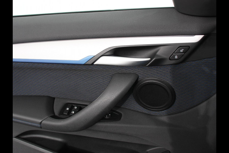 BMW X1 sDrive18i M- Sport | Navigatie | Adaptive Cruise Control | Stoelverwarming  | Elektrische achterklep | Climate Control | Lichtmetalen velgen