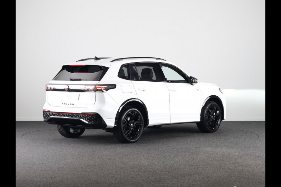 Volkswagen Tiguan R-Line-Edition 1.5 eHybrid 200 kW / 272 pk SUV 6 v