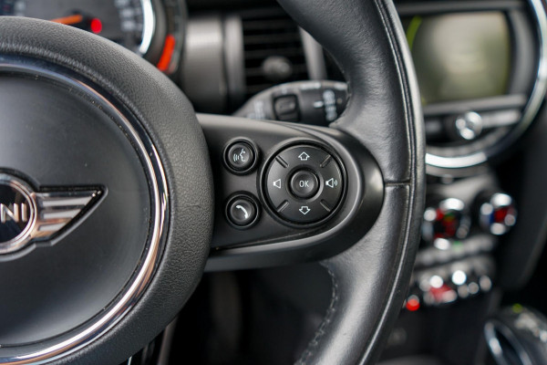 MINI Cooper 1.5 Pepper Serious Business