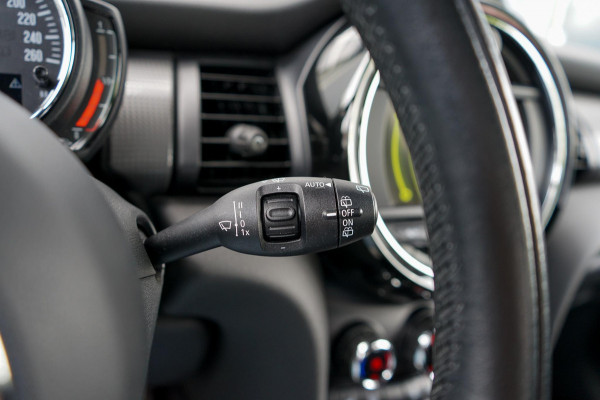 MINI Cooper 1.5 Pepper Serious Business