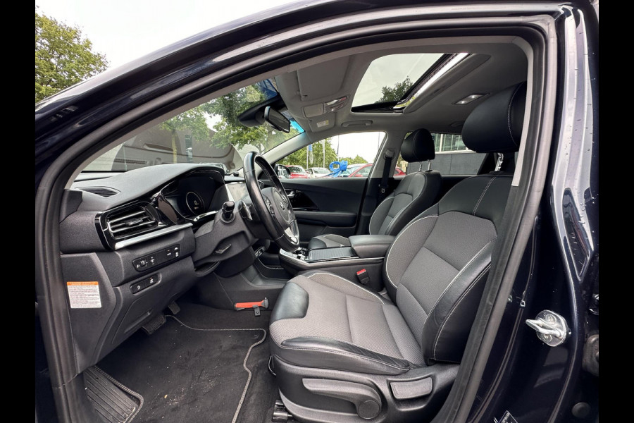 Kia e-Niro DynamicPlusLine 64 kWh Schuifdak | Stuur- & Stoelverwarming | 3-fase Laden | SOH 100% !! | ORIGINEEL NL  RIJKLAAR GELEVERD MET GARANTIE! |