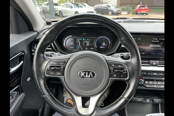 Kia e-Niro DynamicPlusLine 64 kWh Schuifdak | Stuur- & Stoelverwarming | 3-fase Laden | SOH 100% !! | ORIGINEEL NL  RIJKLAAR GELEVERD MET GARANTIE! |