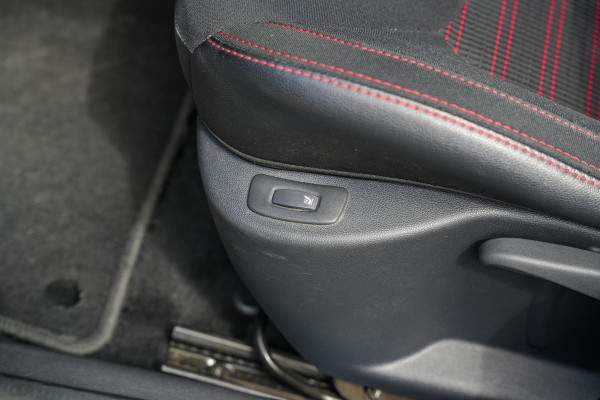 Renault Clio R.S. 1.6 200pk Camera Cruise Keyless Stoelverw. Clima