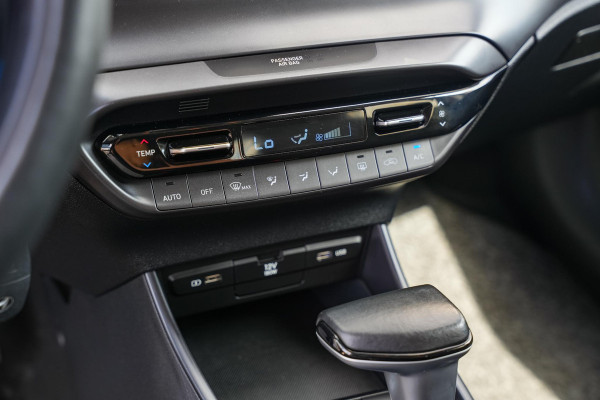 Hyundai i20 1.0 T-GDI Comfort Schuifdak Camera DAB+ Stoel Stuurverwarming Lane Assist Automaat!