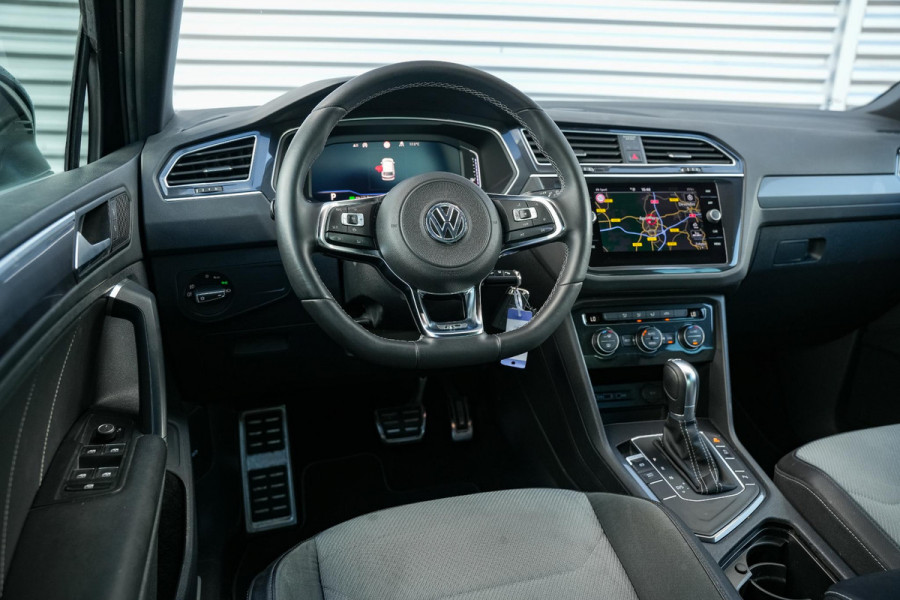 Volkswagen Tiguan 1.5 TSI ACT Highline Business R Adaptive Cruise Lane Assist Carplay PDC Virtual Dash