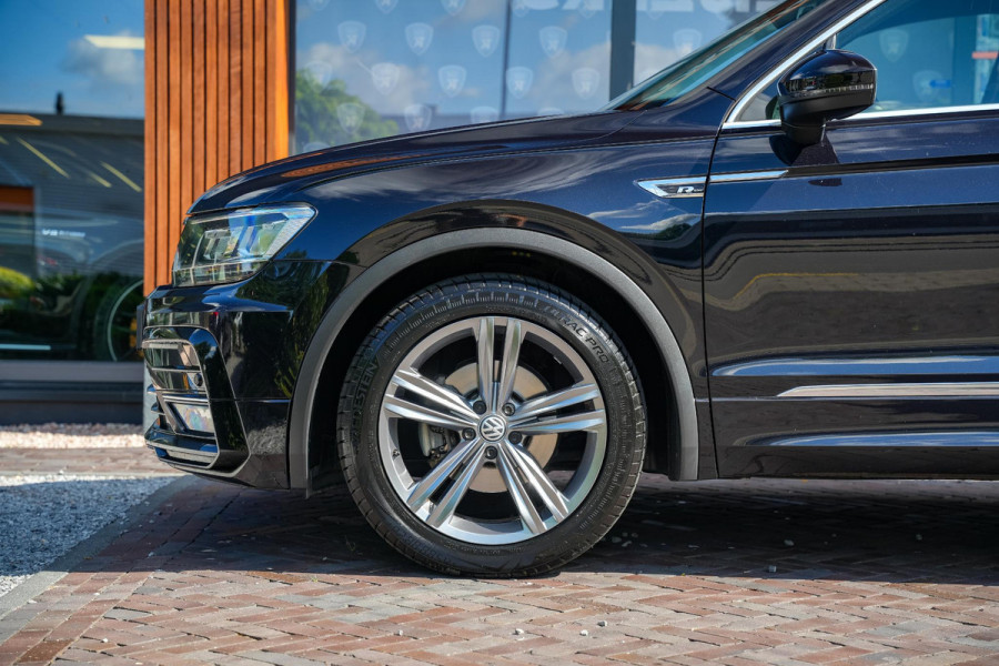 Volkswagen Tiguan 1.5 TSI ACT Highline Business R Adaptive Cruise Lane Assist Carplay PDC Virtual Dash