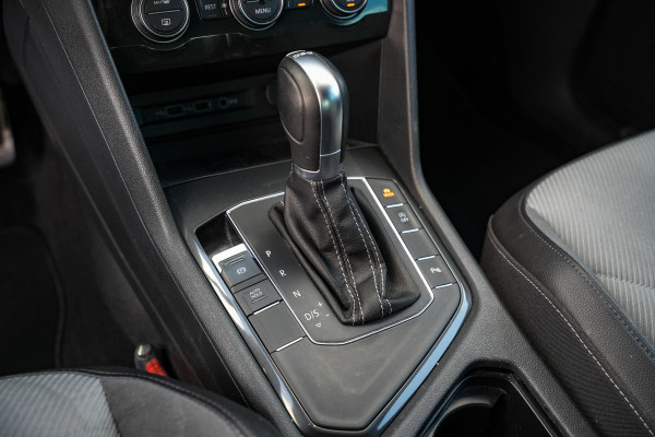 Volkswagen Tiguan 1.5 TSI ACT Highline Business R Adaptive Cruise Lane Assist Carplay PDC Virtual Dash