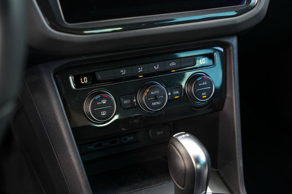 Volkswagen Tiguan 1.5 TSI ACT Highline Business R Adaptive Cruise Lane Assist Carplay PDC Virtual Dash