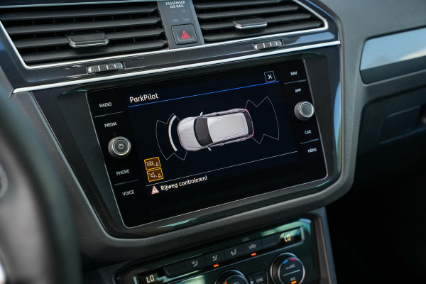 Volkswagen Tiguan 1.5 TSI ACT Highline Business R Adaptive Cruise Lane Assist Carplay PDC Virtual Dash