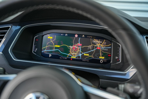 Volkswagen Tiguan 1.5 TSI ACT Highline Business R Adaptive Cruise Lane Assist Carplay PDC Virtual Dash
