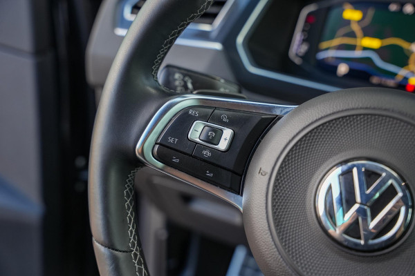 Volkswagen Tiguan 1.5 TSI ACT Highline Business R Adaptive Cruise Lane Assist Carplay PDC Virtual Dash