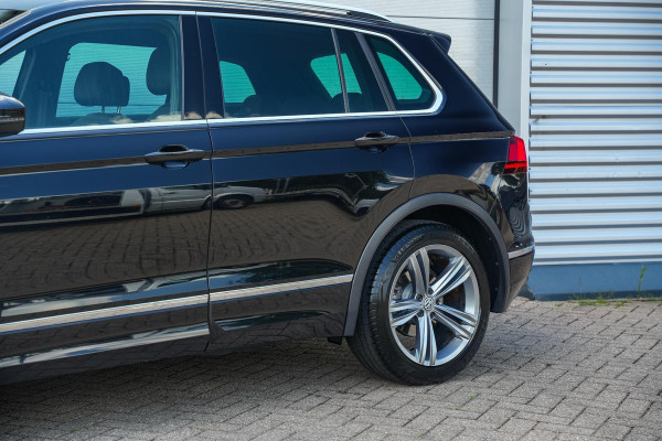Volkswagen Tiguan 1.5 TSI ACT Highline Business R Adaptive Cruise Lane Assist Carplay PDC Virtual Dash