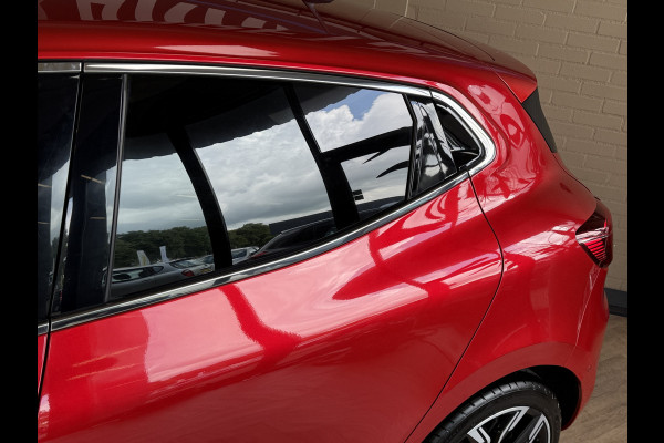 Renault Clio 1.0 TCe 100pk | Intens | Groot Navi | 17" | 360 Camera | Stoel & Stuur verwarming | 100% Dealer onderhouden!