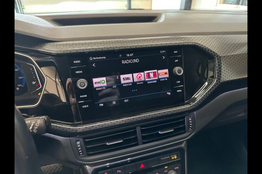 Volkswagen T-Cross 1.0 TSI Style | Led | Navi | Digital cockpit | Automaat