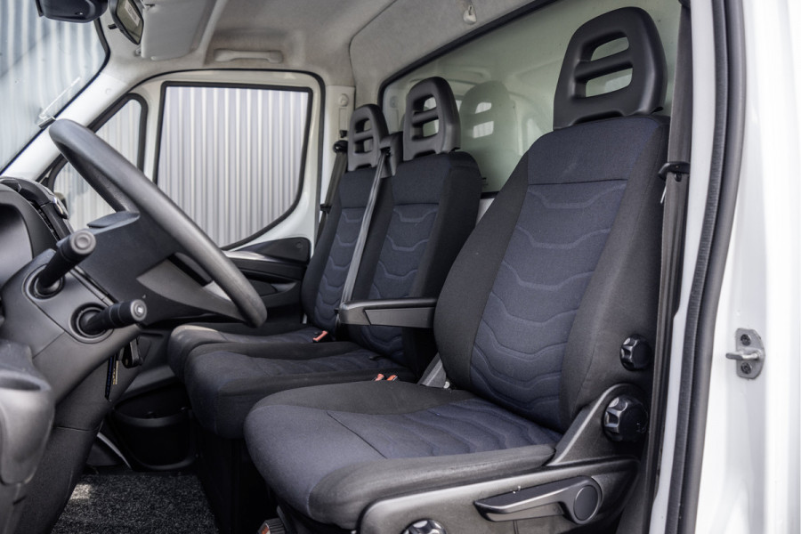 Iveco Daily 35C15 3.0L | Bakwagen met laadklep | Camera | CarPlay | Climate | Cruise | Euro 6