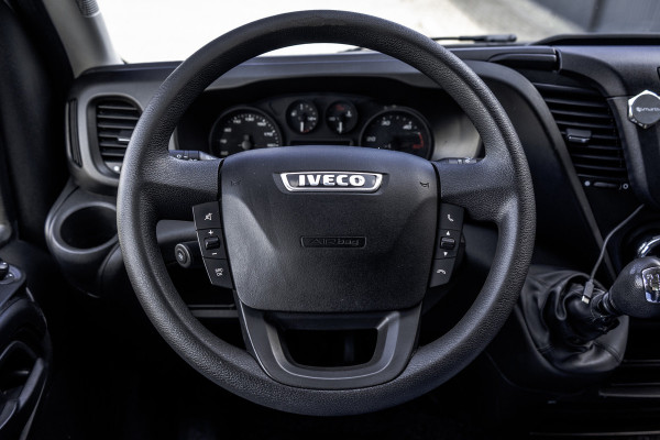 Iveco Daily 35C15 3.0L | Bakwagen met laadklep | Camera | CarPlay | Climate | Cruise | Euro 6