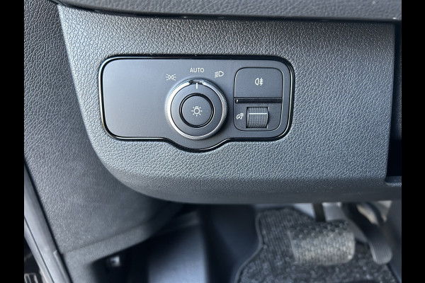 Mercedes-Benz Sprinter 317 CDI L2 H2 Pro 3500KG Trekhaak / LED / Betimmering / MBUX / Camera / Carplay navigatie / Airco / Cruise control