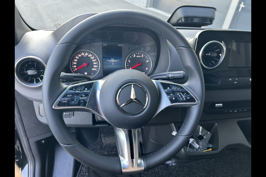 Mercedes-Benz Sprinter 317 CDI L2 H2 Pro 3500KG Trekhaak / LED / Betimmering / MBUX / Camera / Carplay navigatie / Airco / Cruise control