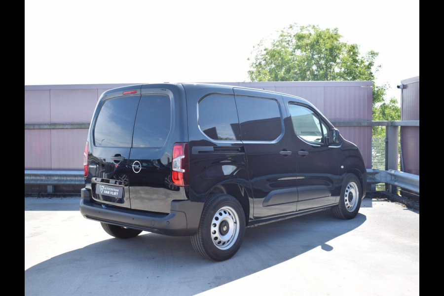 Opel Combo Electric 136 L1 50kWh | 0% RENTE | BETIMMERING | CAMERA + SENSOREN | NAVIGATIE