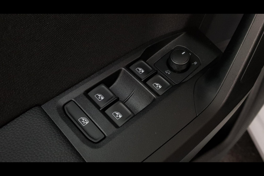 Seat Ibiza 1.0 TSI 110pk DSG FR | Climate Control | Parkeer sensoren | Verwarmde voorstoelen | DAB | Lichtmetalen velgen