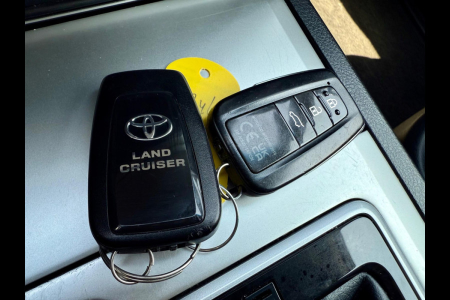 Toyota Land Cruiser 2.8 D-4D Window VAN, 1e eigenaar, NAP, 3500 kg, CarPlay, LED, Trekhaak