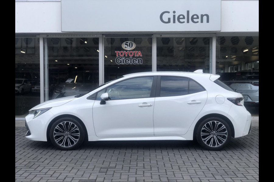 Toyota Corolla 2.0 Hybrid First Edition Plus | Dodehoekherkenning, Parkeersensoren, Stoel + Stuurverwarming, 17 inch, Weinig KM!