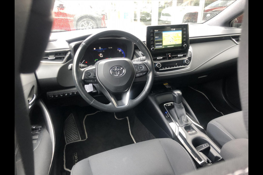 Toyota Corolla 2.0 Hybrid First Edition Plus | Dodehoekherkenning, Parkeersensoren, Stoel + Stuurverwarming, 17 inch, Weinig KM!