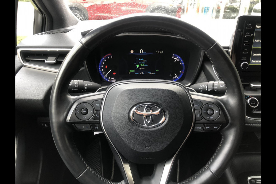Toyota Corolla 2.0 Hybrid First Edition Plus | Dodehoekherkenning, Parkeersensoren, Stoel + Stuurverwarming, 17 inch, Weinig KM!