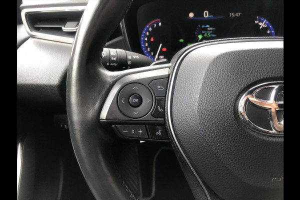 Toyota Corolla 2.0 Hybrid First Edition Plus | Dodehoekherkenning, Parkeersensoren, Stoel + Stuurverwarming, 17 inch, Weinig KM!