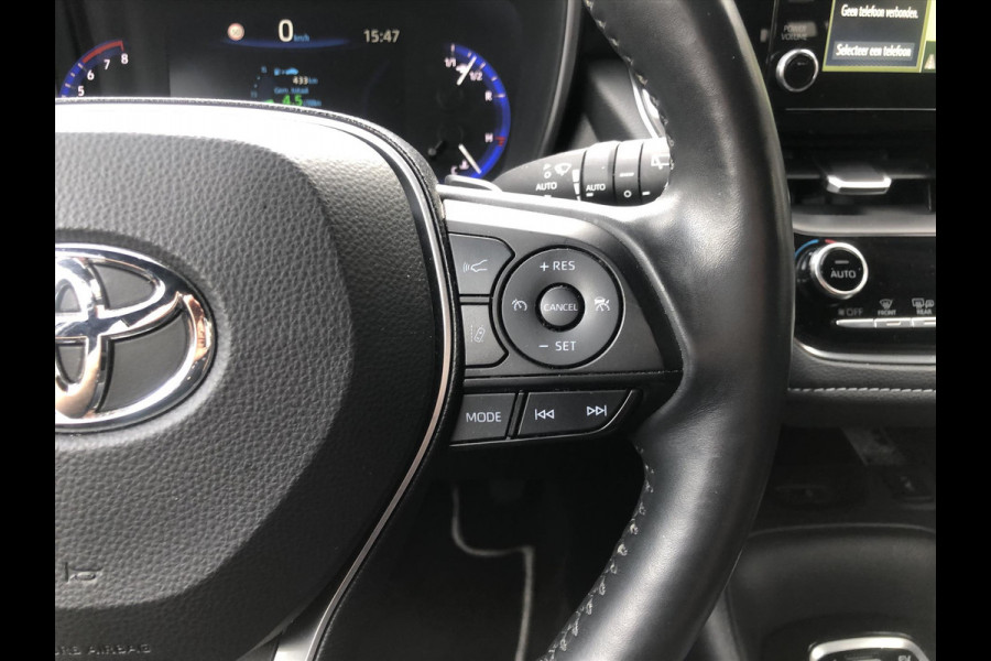 Toyota Corolla 2.0 Hybrid First Edition Plus | Dodehoekherkenning, Parkeersensoren, Stoel + Stuurverwarming, 17 inch, Weinig KM!