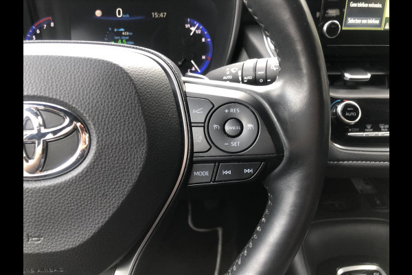 Toyota Corolla 2.0 Hybrid First Edition Plus | Dodehoekherkenning, Parkeersensoren, Stoel + Stuurverwarming, 17 inch, Weinig KM!