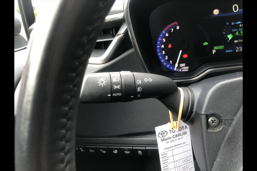 Toyota Corolla 2.0 Hybrid First Edition Plus | Dodehoekherkenning, Parkeersensoren, Stoel + Stuurverwarming, 17 inch, Weinig KM!