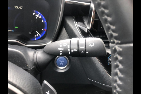 Toyota Corolla 2.0 Hybrid First Edition Plus | Dodehoekherkenning, Parkeersensoren, Stoel + Stuurverwarming, 17 inch, Weinig KM!