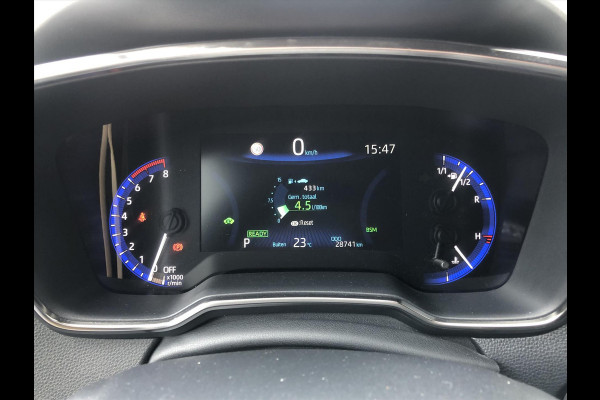 Toyota Corolla 2.0 Hybrid First Edition Plus | Dodehoekherkenning, Parkeersensoren, Stoel + Stuurverwarming, 17 inch, Weinig KM!