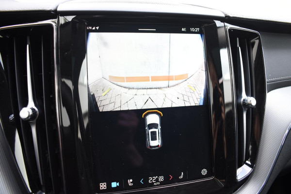 Volvo XC60 T6 350PK Automaat Plug-in hybrid AWD Ultimate Dark / Navigatie / Luchtvering / 360 Camera / Adaptieve Cruise Control / Bowers&Wilkins / Stuur & Stoelverwarming / Elektr. Achterklep / Schuifdak / Trekhaak