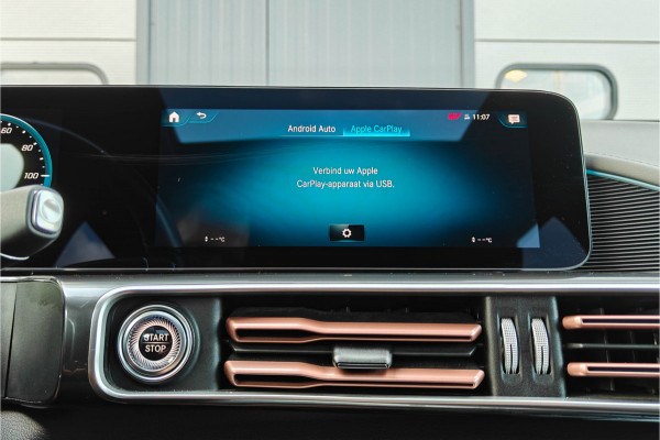 Mercedes-Benz EQC 400 4MATIC 360 Camera Burmester Trekhaak Pano BTW auto Dealer onderhouden.