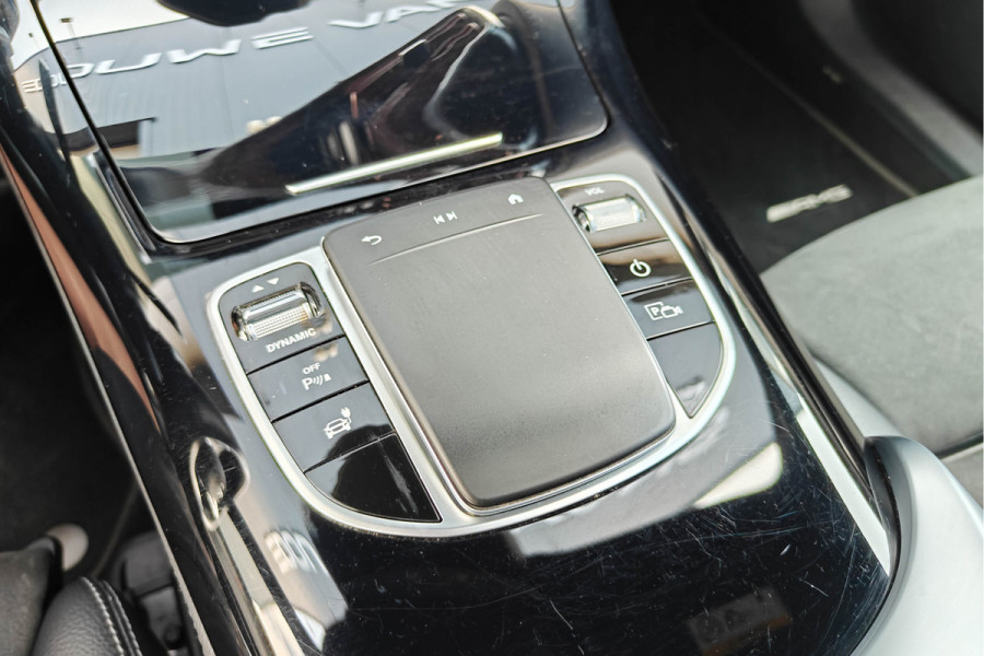 Mercedes-Benz EQC 400 4MATIC 360 Camera Burmester Trekhaak Pano BTW auto Dealer onderhouden.