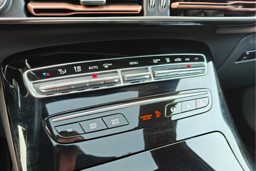 Mercedes-Benz EQC 400 4MATIC 360 Camera Burmester Trekhaak Pano BTW auto Dealer onderhouden.