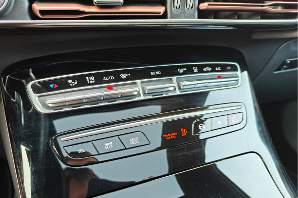 Mercedes-Benz EQC 400 4MATIC 360 Camera Burmester Trekhaak Pano BTW auto Dealer onderhouden.
