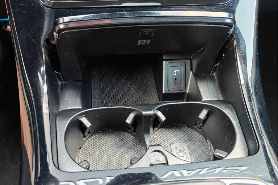 Mercedes-Benz EQC 400 4MATIC 360 Camera Burmester Trekhaak Pano BTW auto Dealer onderhouden.