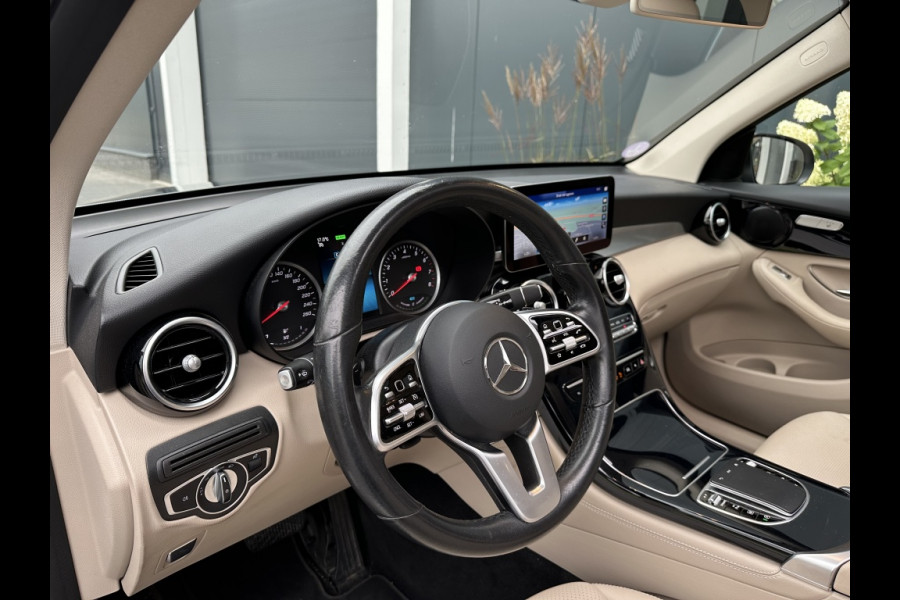 Mercedes-Benz GLC 200 Bus. Sol. Ltd M20 NAVI PANO CLIMATE CAMERA SIDESTEPS